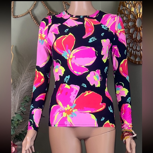 NWT Maaji Floral LongSleeve Rash Guard Swim Top MED Bright Floral Print on Black - Picture 2 of 16